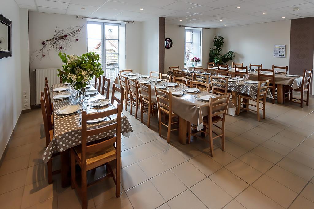 Gite-Hotel La Cabourne Saint-Privat-dʼAllier Værelse billede